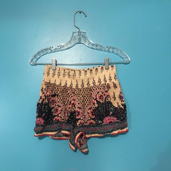 Aztec Print Shorts - Picture 3 of 3